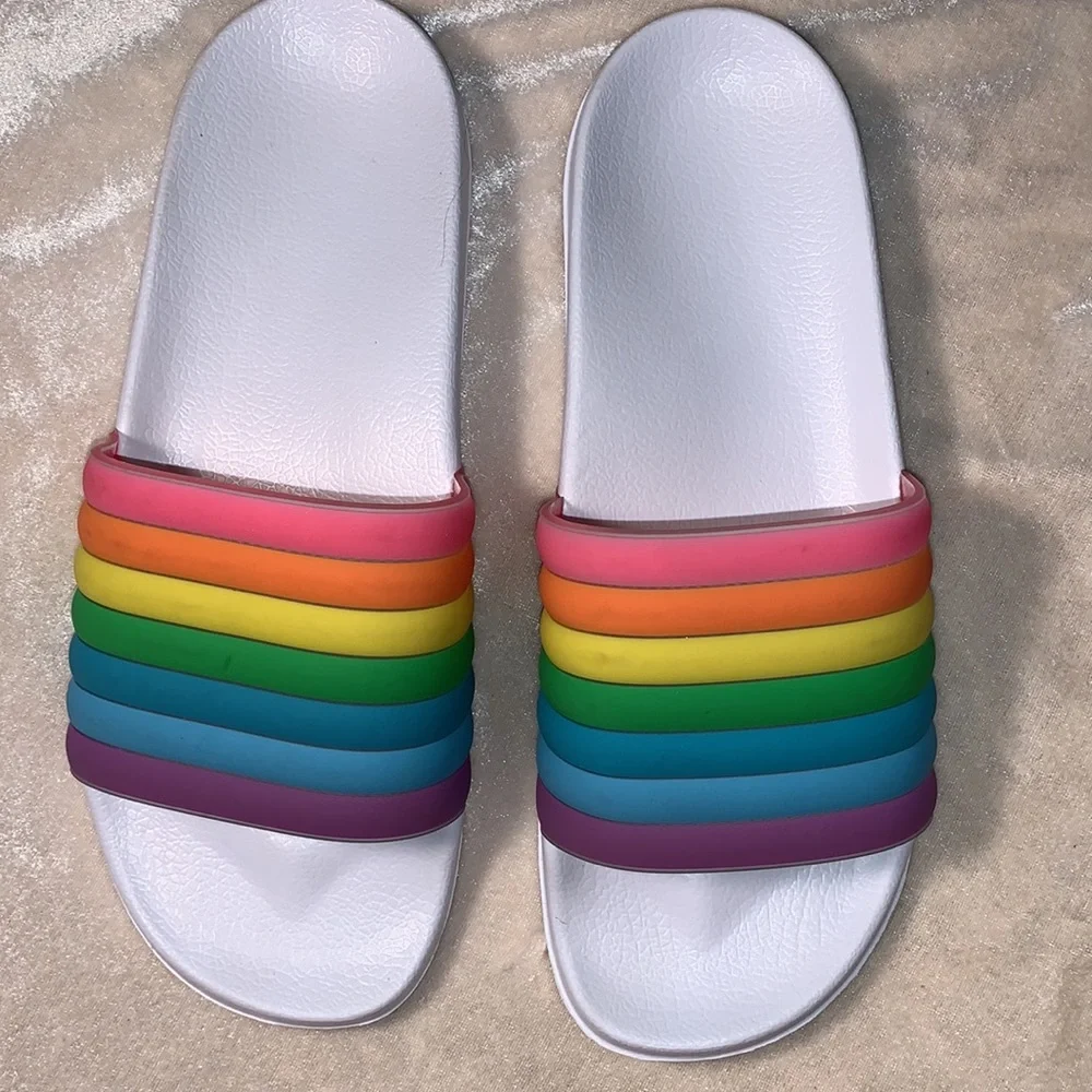Rainbow sliders size 7/8 girls